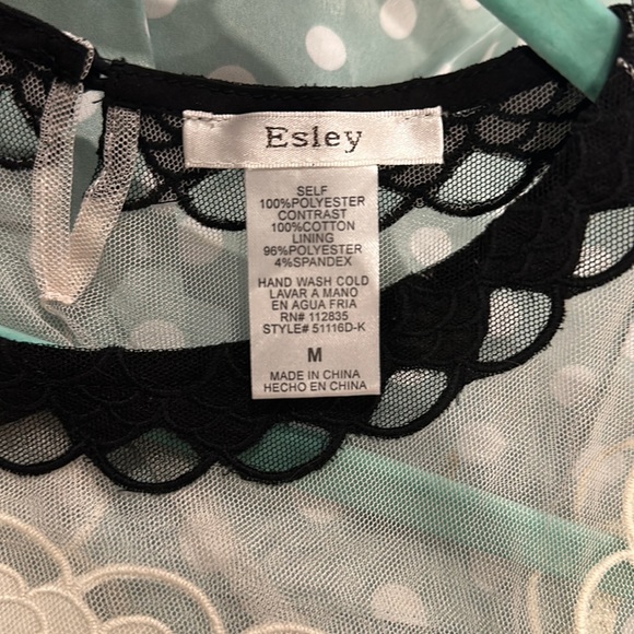 Polkadot Dress with Lace Detail - Picture 3 of 3